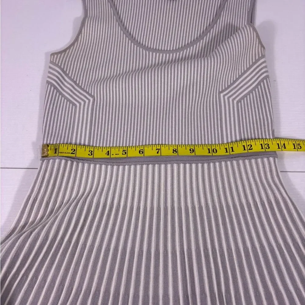 Banana Republic Light Gray Ribbed Scoop-Neck Mini Dress Size Medium T7